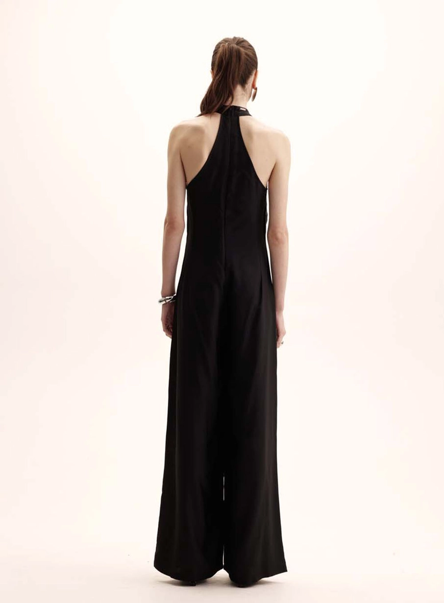 Macacão Pantalona Com Decote Halter Preto 5
