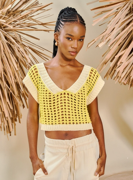 Blusa Feminina Com Decote V Em Tricô