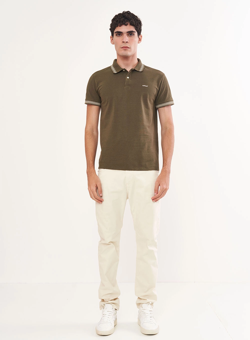 Polo Masculina Com Detalhe Em Listras Verde