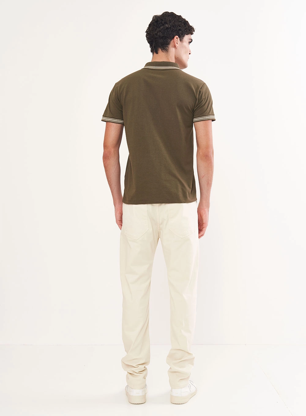 Polo Masculina Com Detalhe Em Listras Verde
