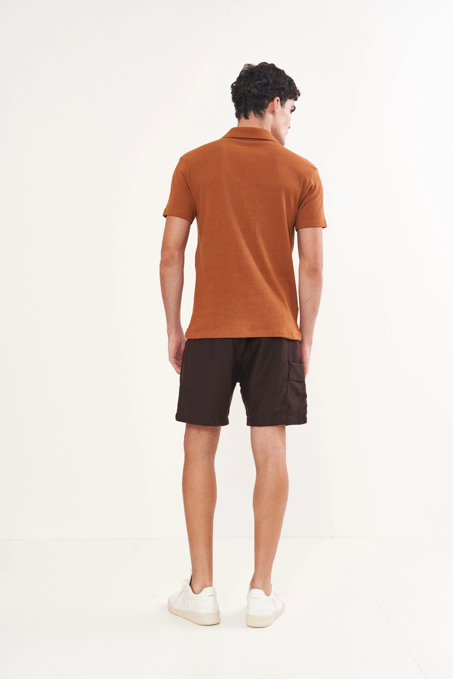 Polo Masculina Canelada Marrom
