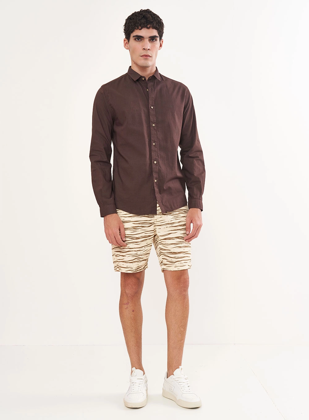 Camisa Masculina Manga Longa Marrom