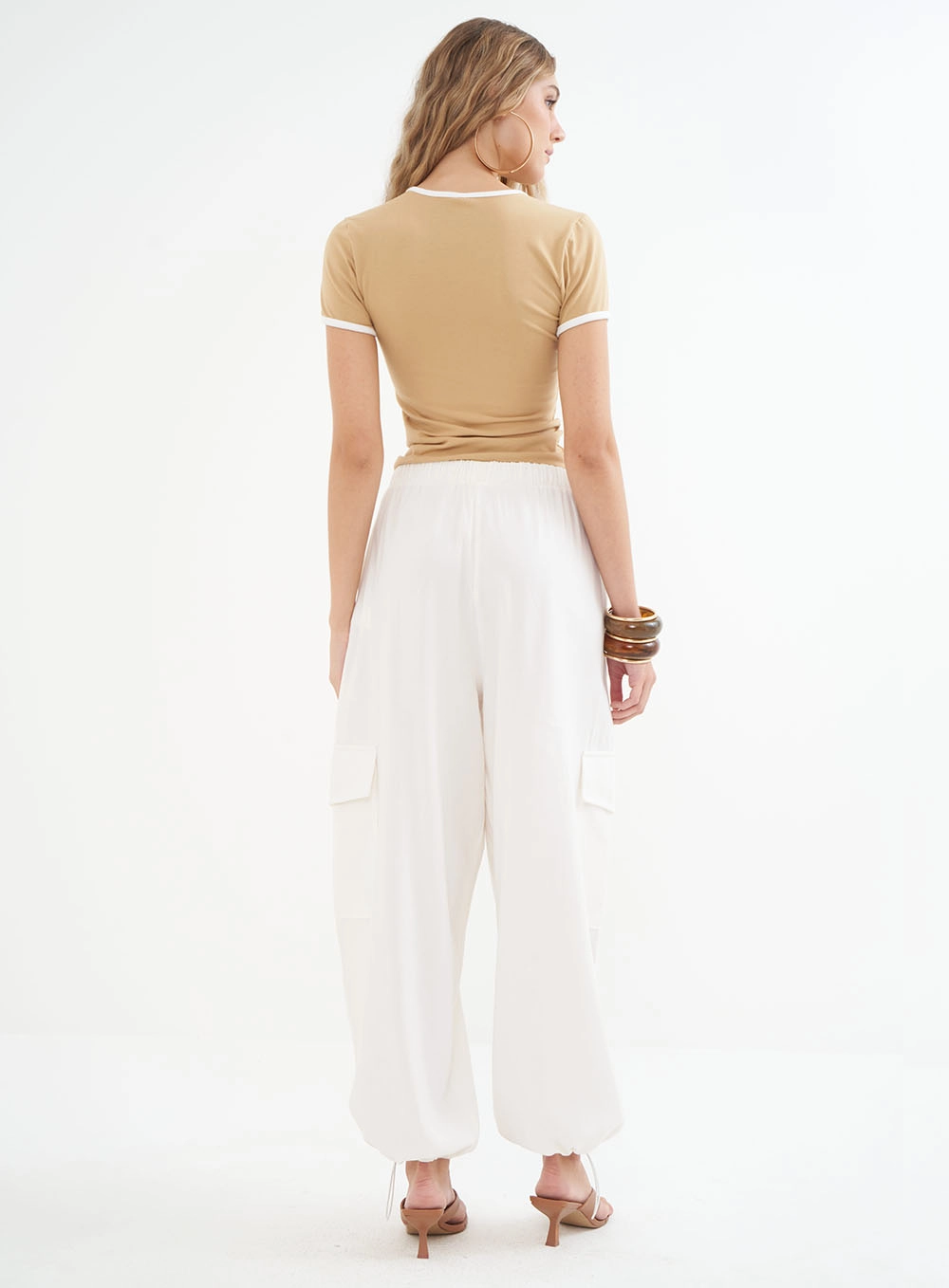 Camiseta Justa Feminina Com Estampa Bege