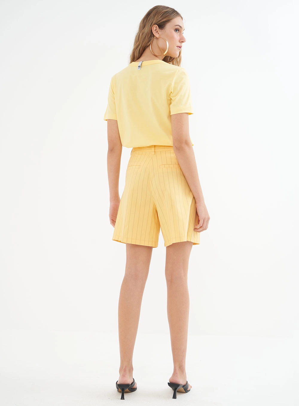 Camiseta Feminina Manga Curta Com Estampa Amarelo