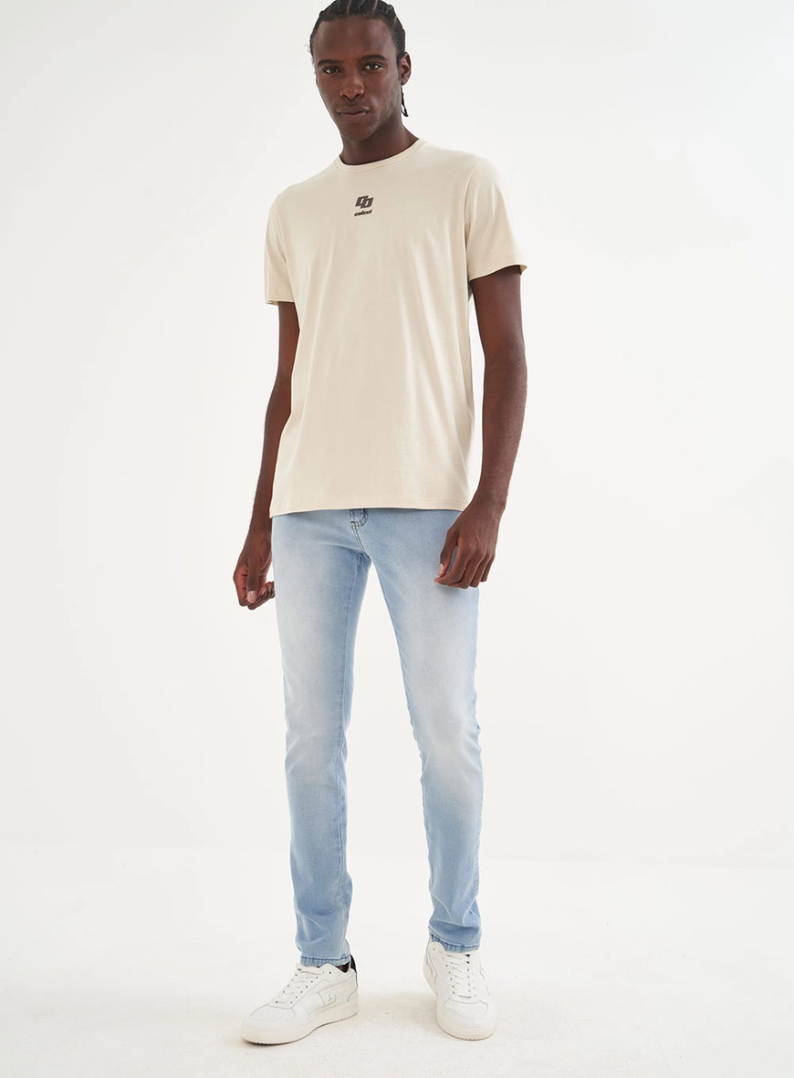Camiseta Com Aplicação De Logo