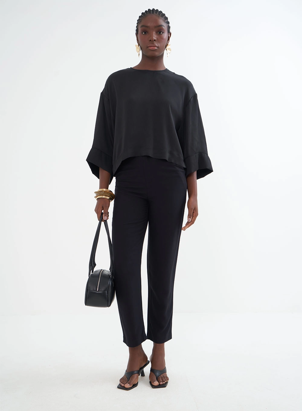 Blusa Fluida Mangas Amplas Preto