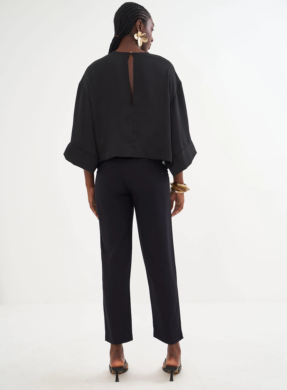 Blusa Fluida Mangas Amplas Preto