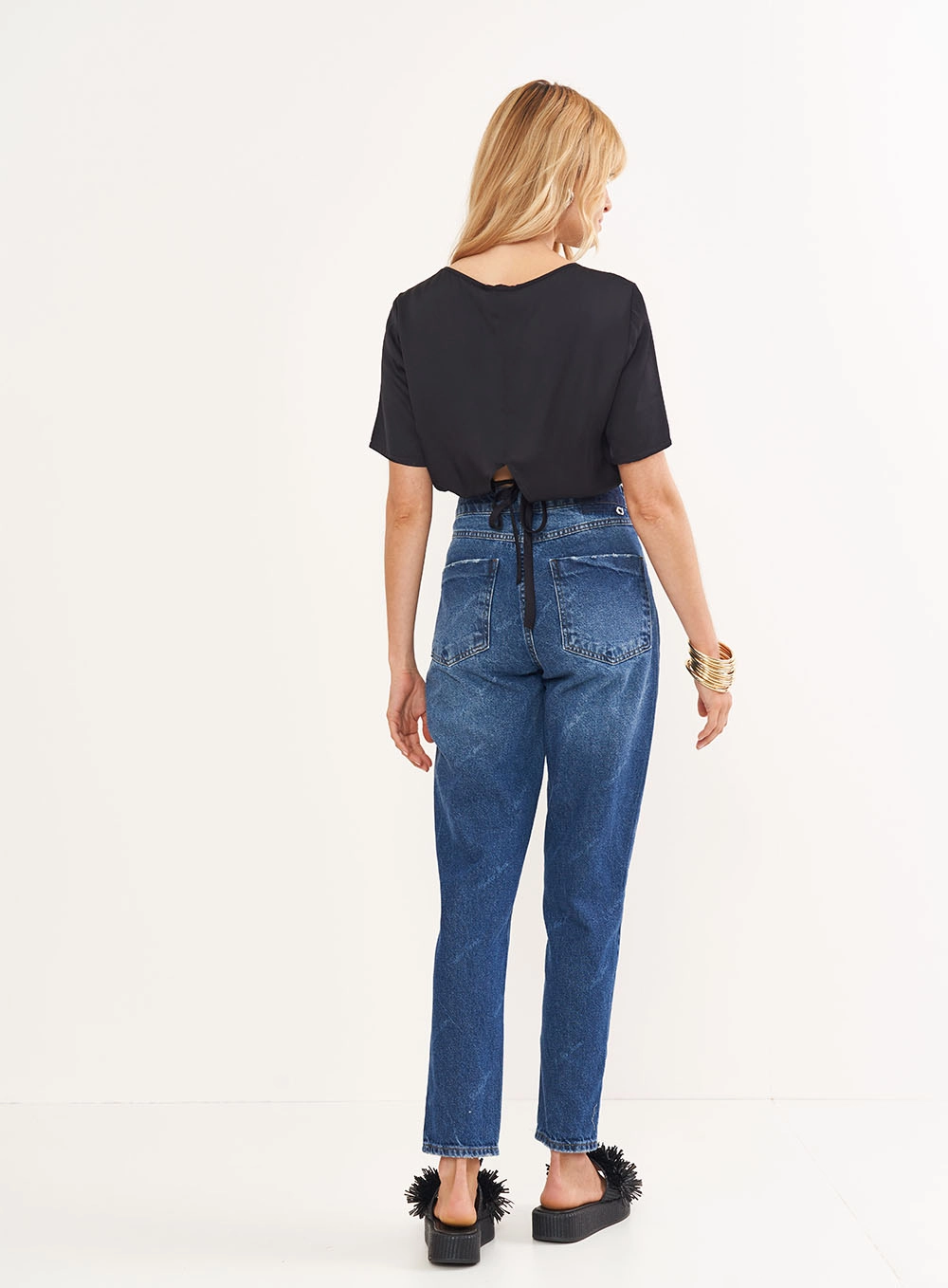 Blusa Encurtada Com Amarração Costas Preto