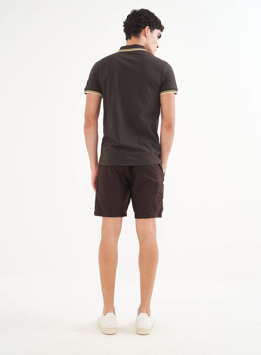 Polo Masculina Comfy Com Detalhe Em Listras Marrom