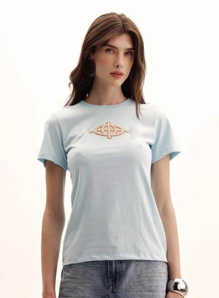 Camiseta Feminina Slim Com Logo Bordada
