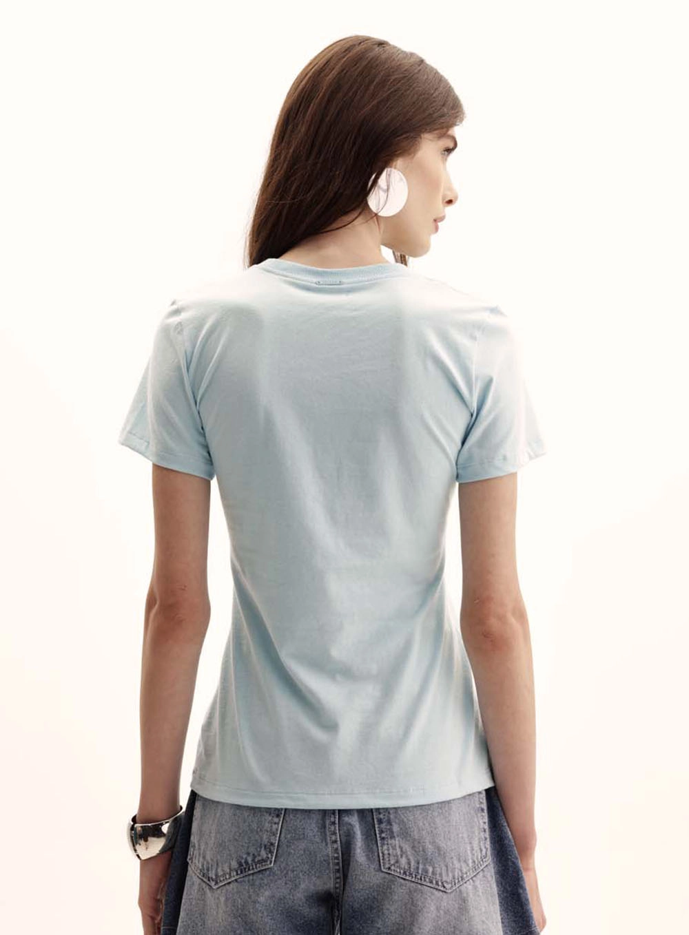Camiseta Feminina Slim Com Logo Bordada Azul 4