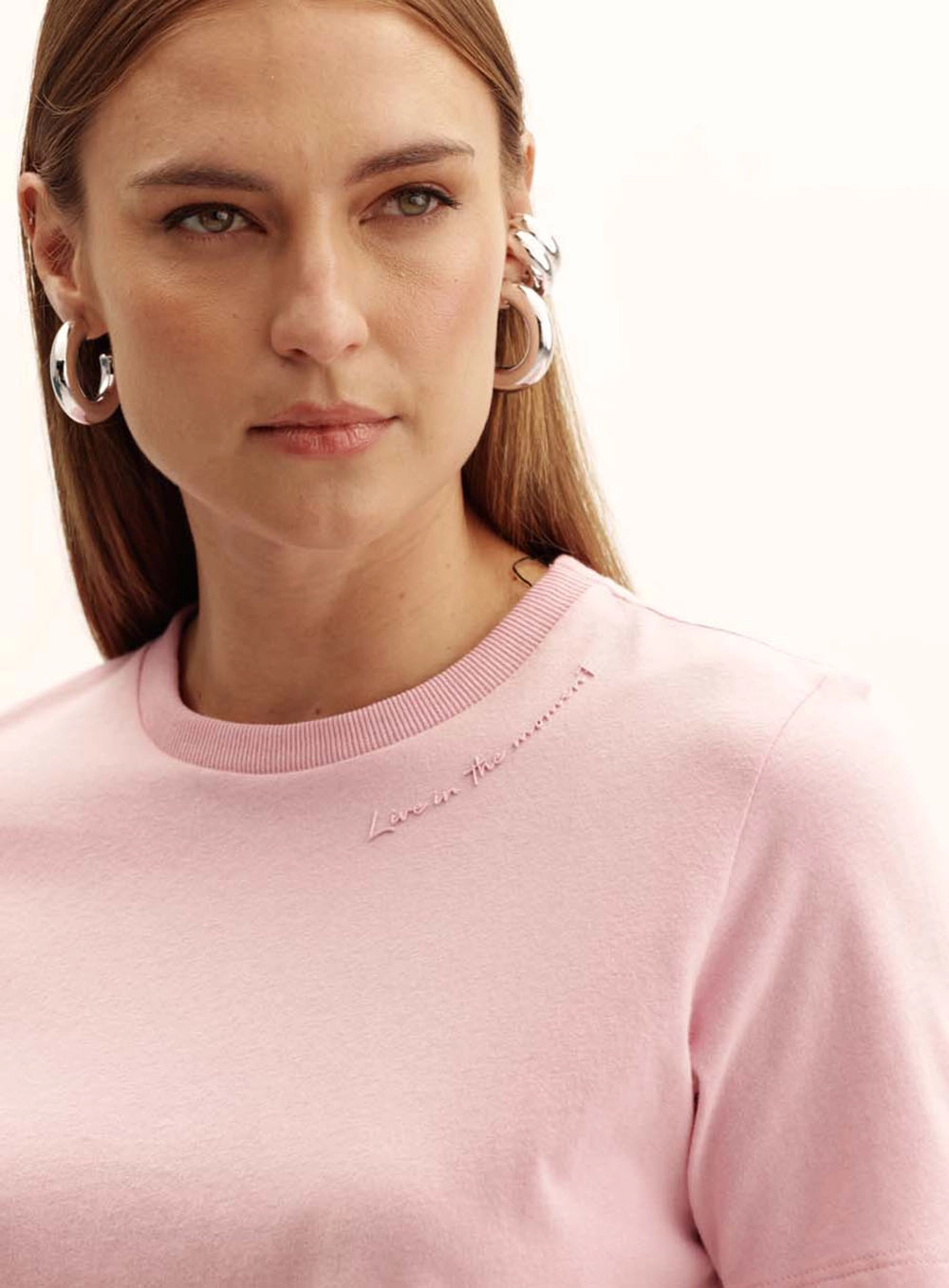 Camiseta Feminina Comfort Gola Redonda Rosa 3