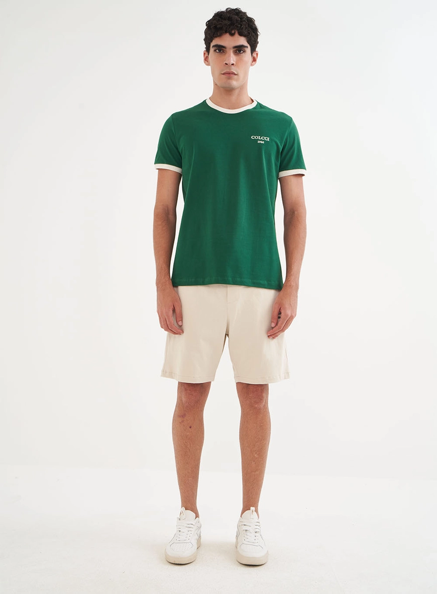 Camiseta Masculina Com Detalhes Contrastantes