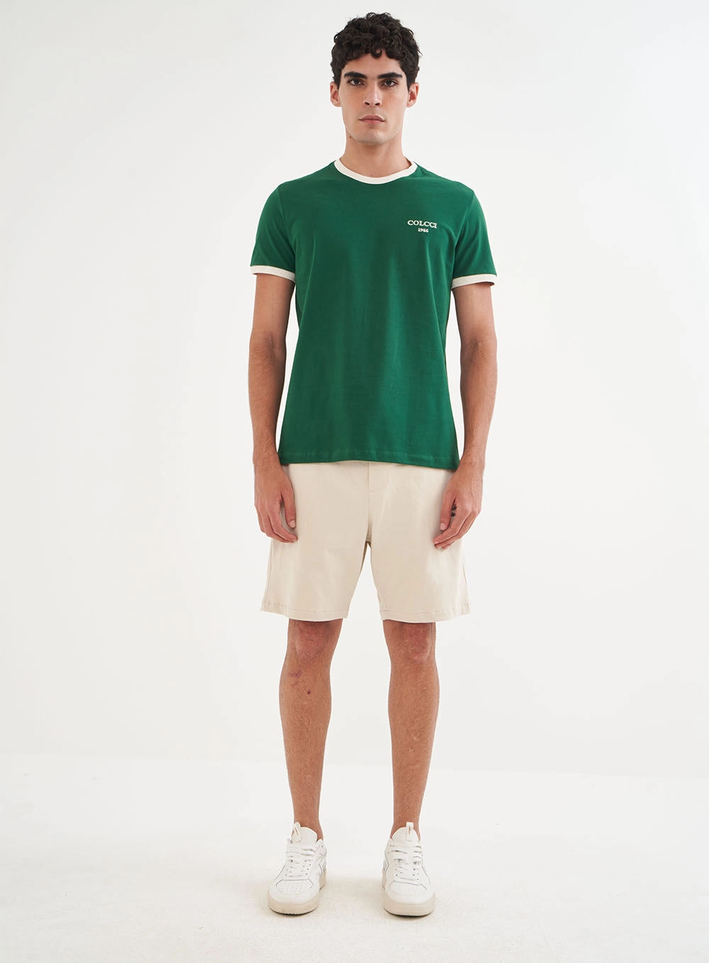 Camiseta Masculina Com Detalhes Contrastantes Verde