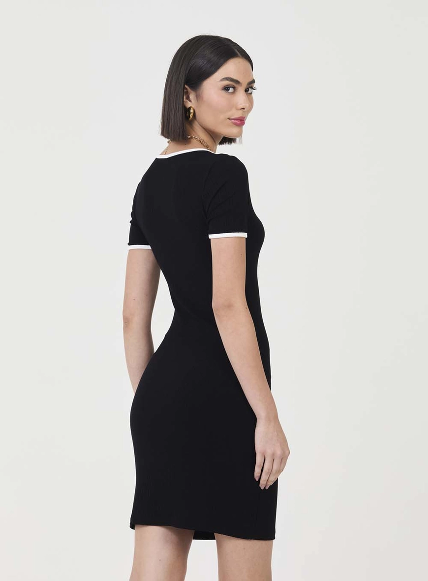 Vestido Small Canelado Com Detalhe Contrastante Preto 3