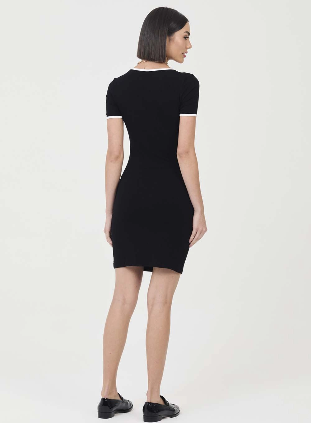 Vestido Small Canelado Com Detalhe Contrastante Preto 4
