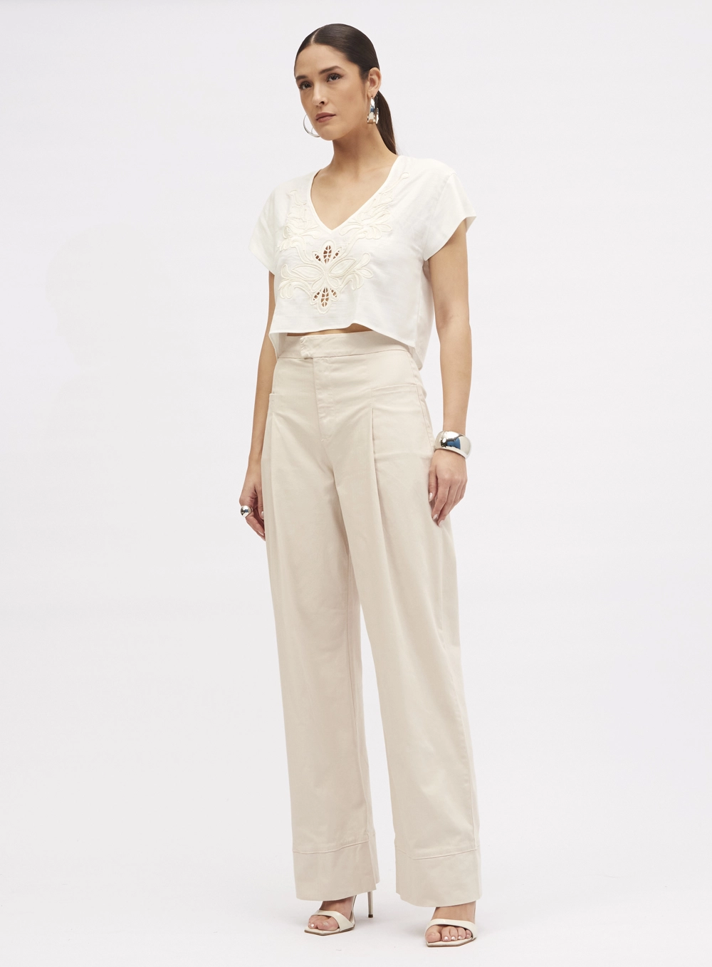 Calça Feminina Alfaiataria Wide Leg Com Pregas Bege 1