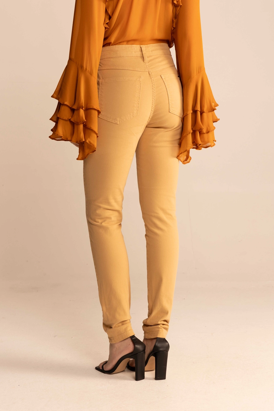 Calça Feminina Sarja Skinny Bege Soybean 4