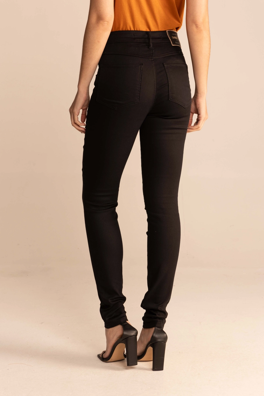 Calça Feminina Sarja Skinny Cintura Alta Preto 4