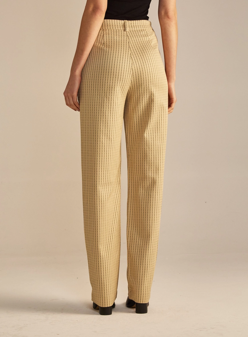 Calça Feminina Alfaiataria Reta Listrada Estampados 4