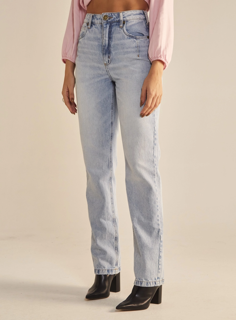 Calça Jeans Feminina Reta Slim Lavagem Clara Índigo 2