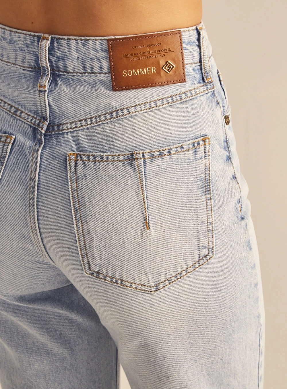 Calça Jeans Feminina Reta Slim Lavagem Clara Índigo 3