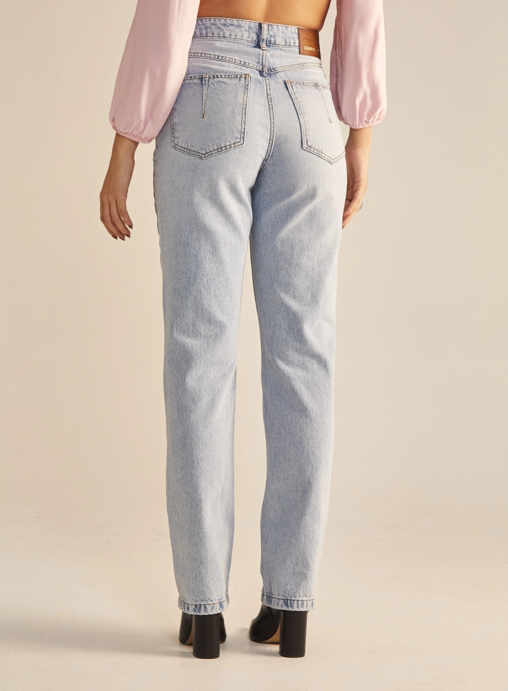 Calça Jeans Feminina Reta Slim Lavagem Clara Índigo 4