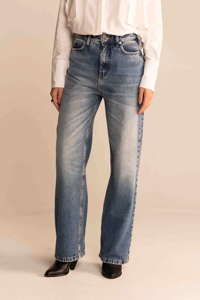 Calça Jeans Feminina Reta Lavagem Média