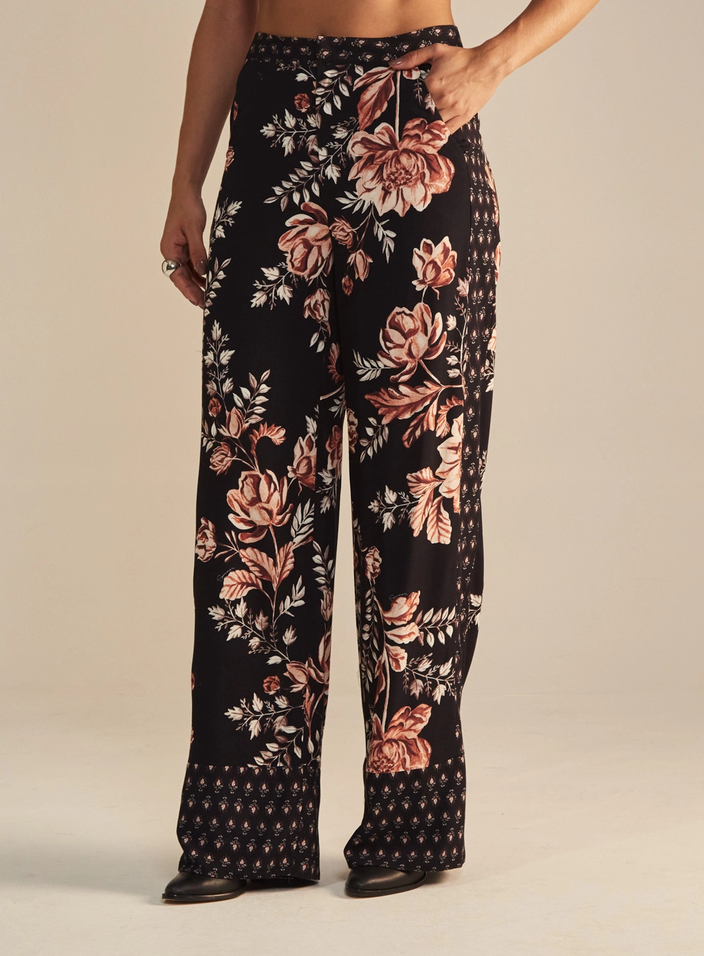 Calça Feminina Alfaiataria Reta Estampada Estampados 2