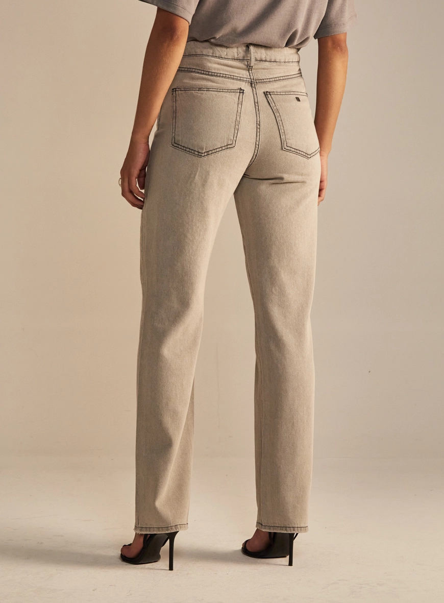 Calça Jeans Feminina Reta Slim Com Aplicação Indigo Preto 4