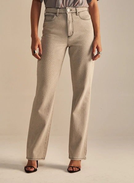 Calça Jeans Feminina Reta Slim Com Aplicação