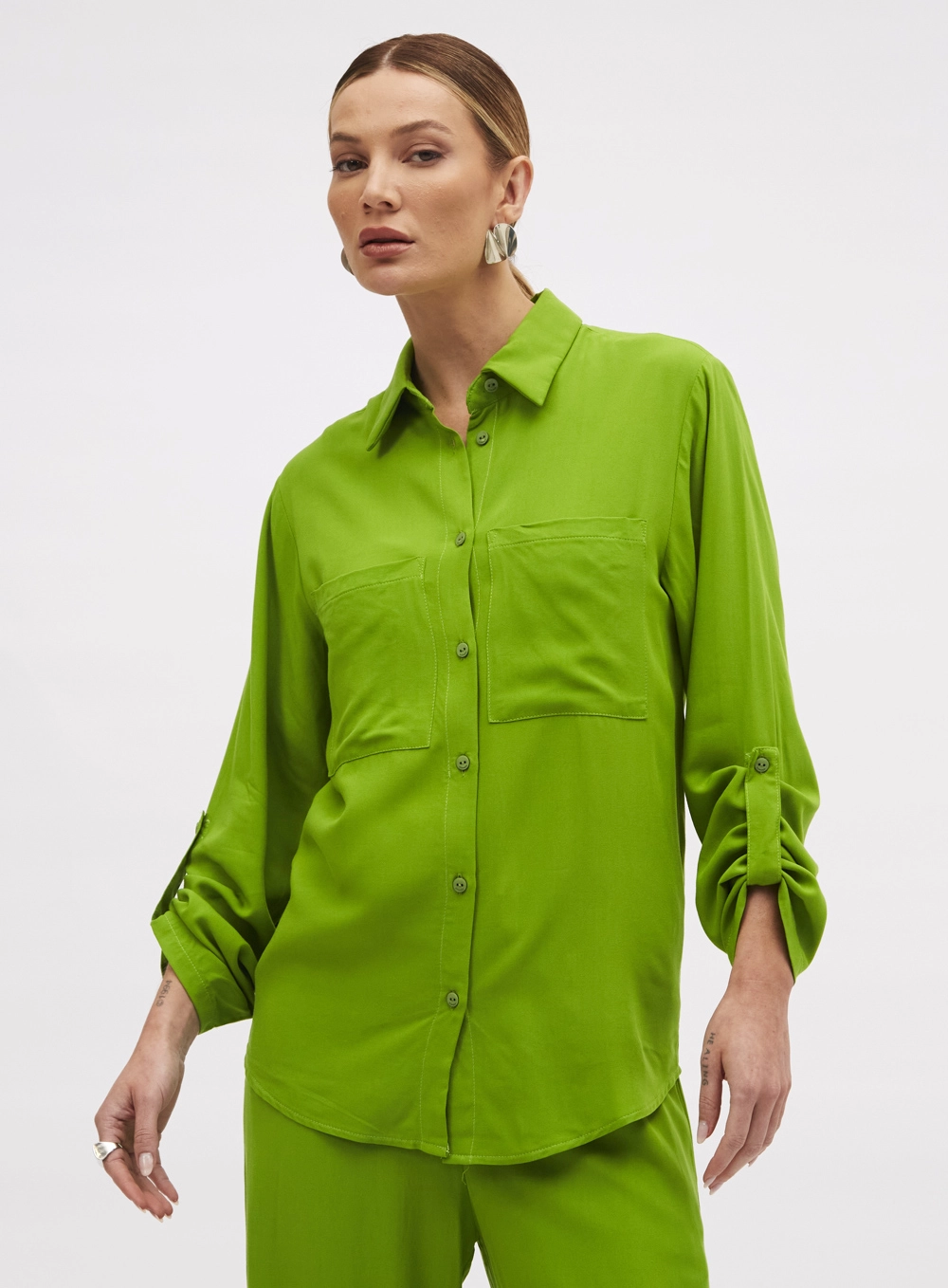 Camisa Comfort Com Bolsos Verde 2