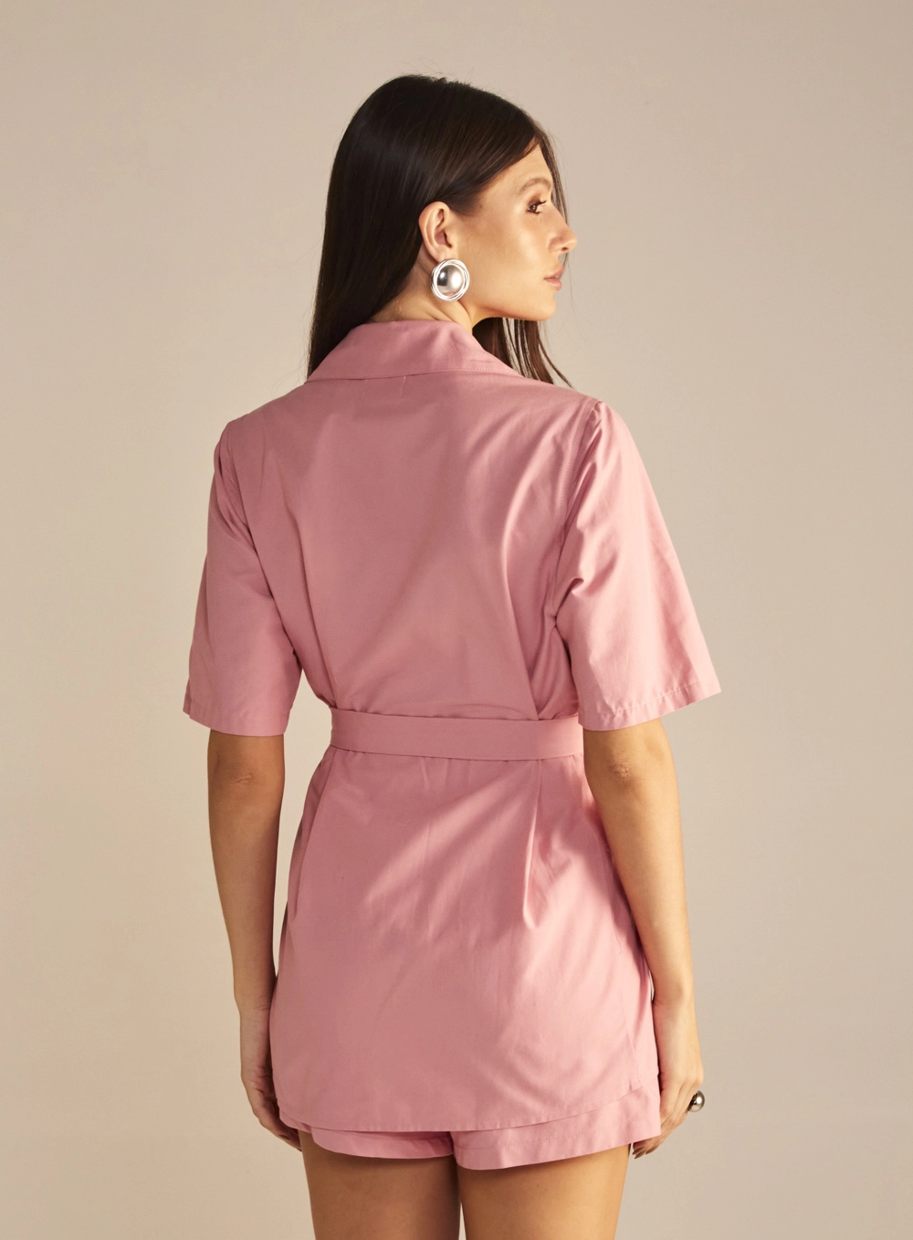 Camisa Feminina Alfaiataria Alongada Com Cinto Rosa 3