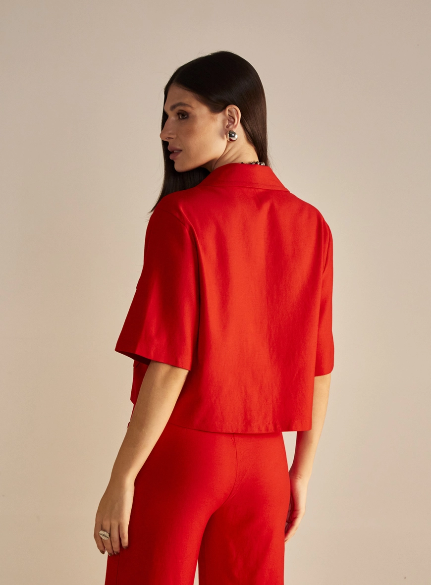 Camisa Feminina Encurtada Com Bolsos Vermelho 3