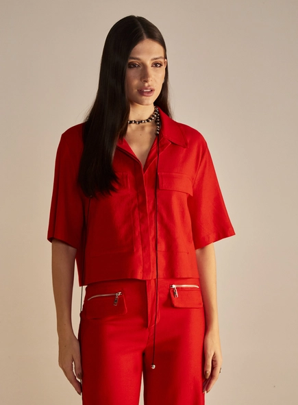 Camisa Feminina Encurtada Com Bolsos