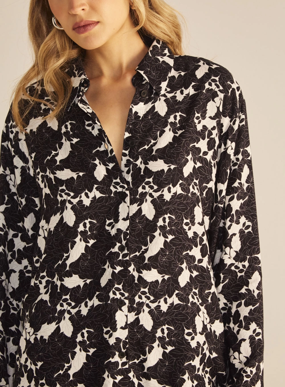 Camisa Feminina Comfort Alongada Com Estampa Estampados 2