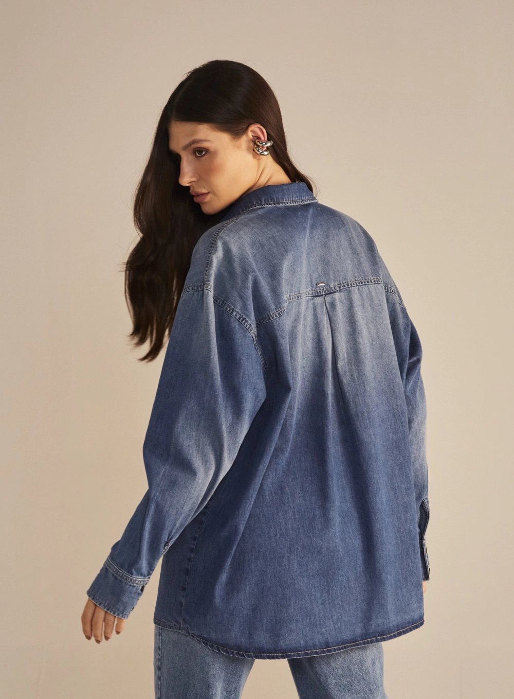 Camisa Jeans Feminina Ampla Manga Longa Índigo 3