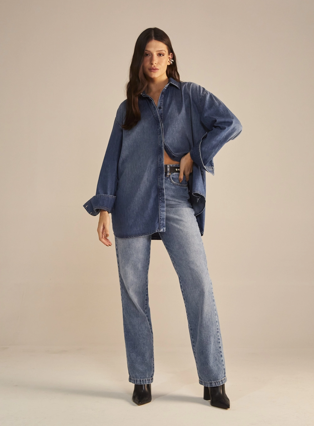 Camisa Jeans Feminina Ampla Manga Longa Índigo 4
