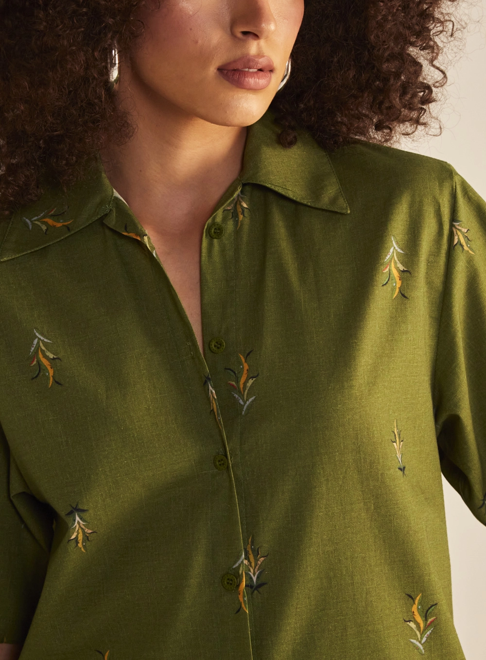 Camisa Feminina Comfort Bordada Verde 2