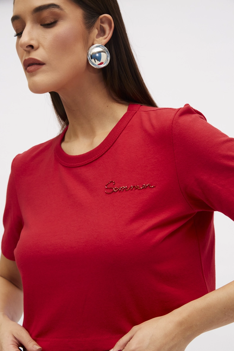 Camiseta Basic Com Bordado Manual Vermelho 4