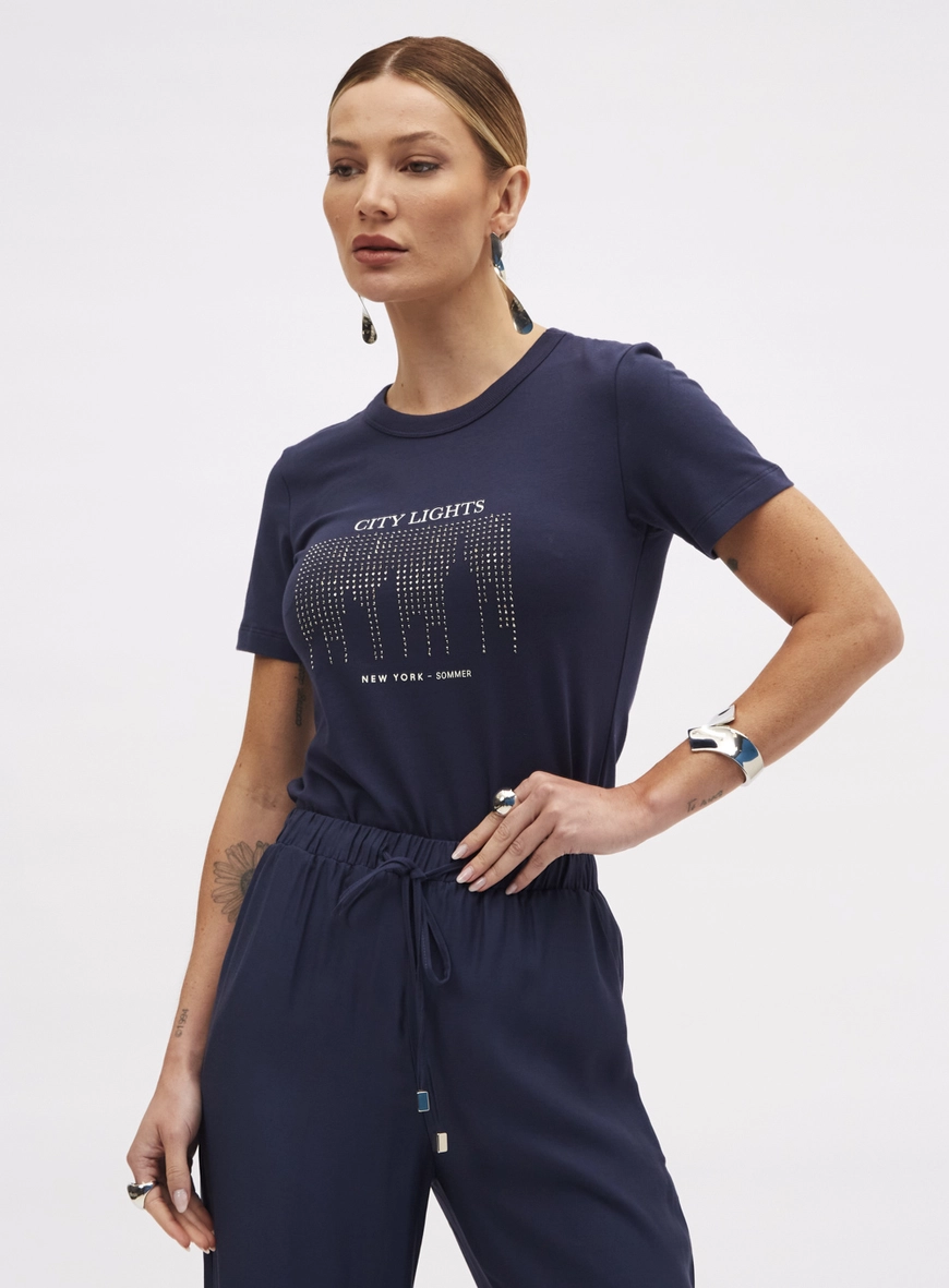 Camiseta Estampada Com Aplicação Azul 2