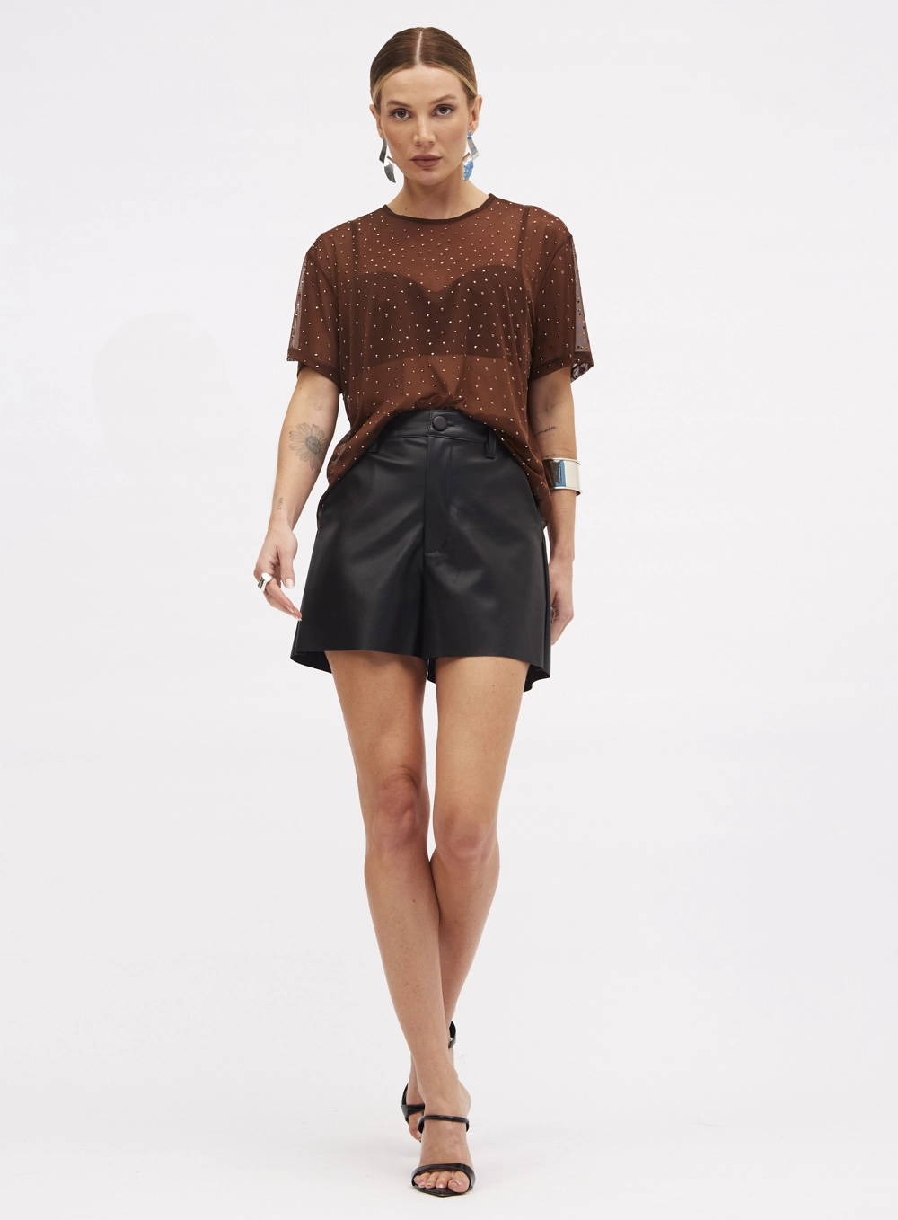 Camiseta Tule Com Aplicação Marrom 1