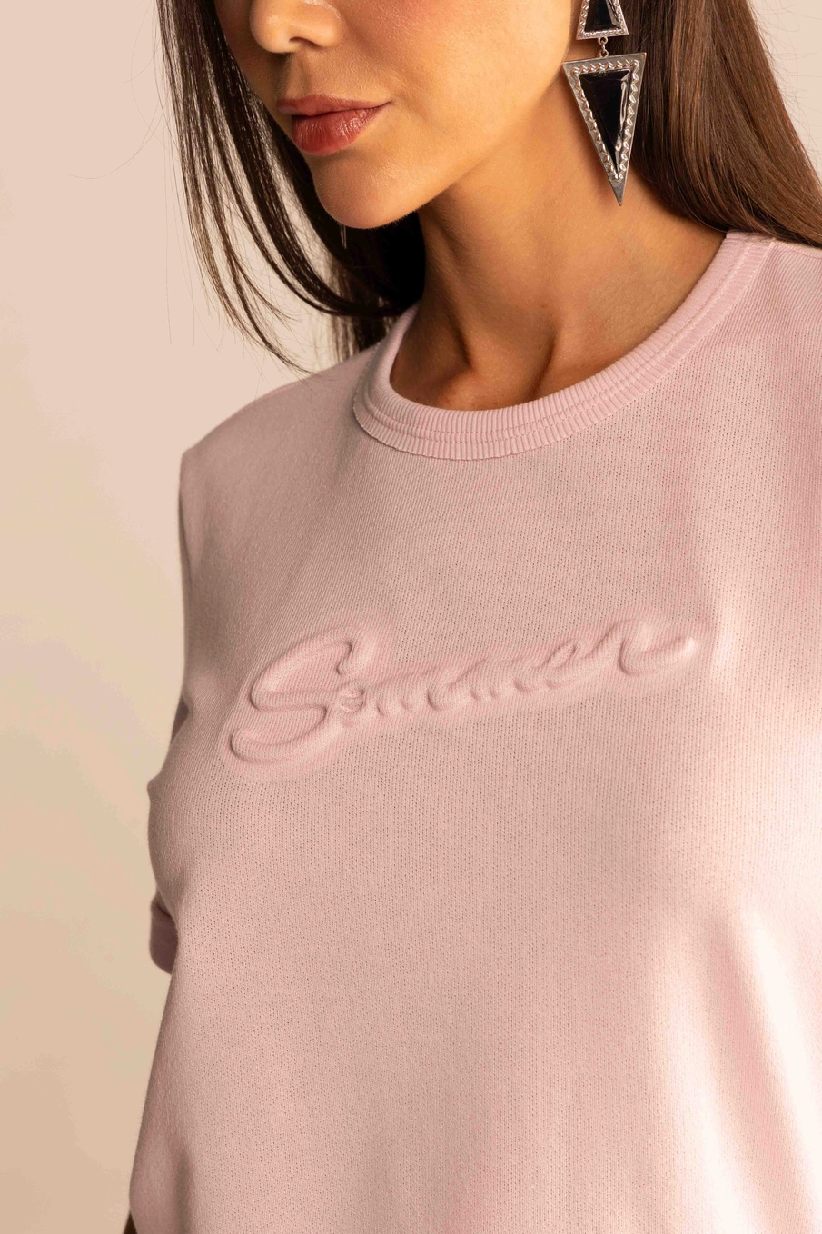 Camiseta Feminina Comfort Logo Alto Relevo Rosa 2