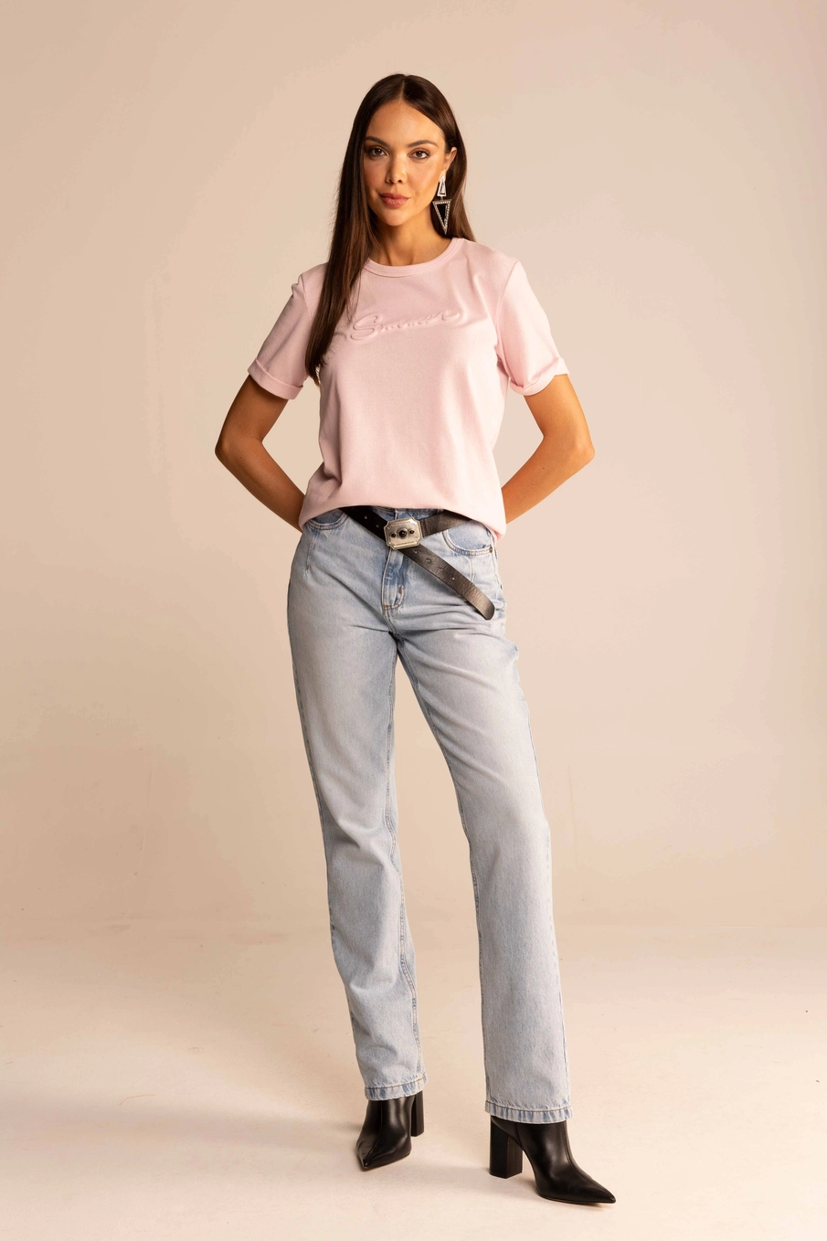 Camiseta Feminina Comfort Logo Alto Relevo Rosa 4