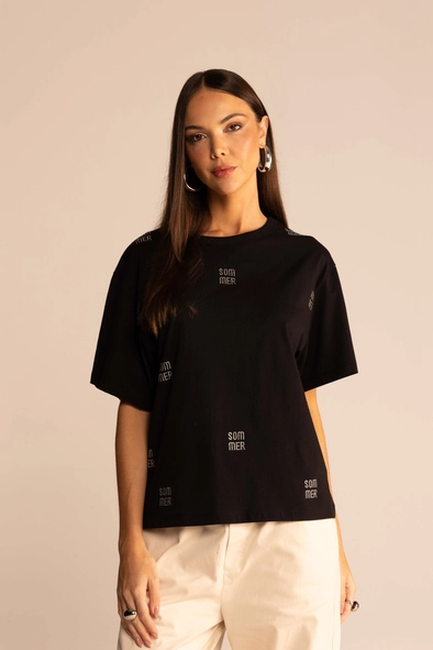 Camiseta Feminina Oversized Logo Com Strass
