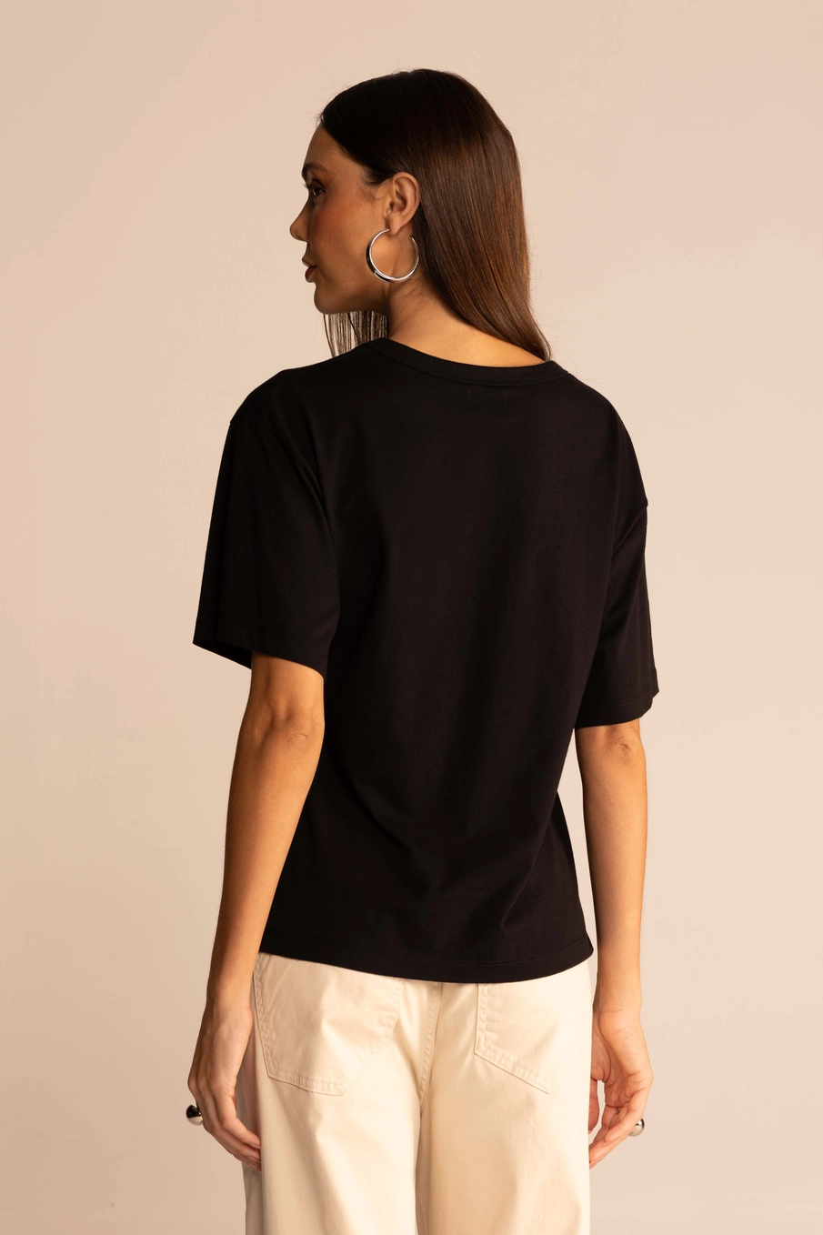 Camiseta Feminina Oversized Logo Com Strass Preto 3