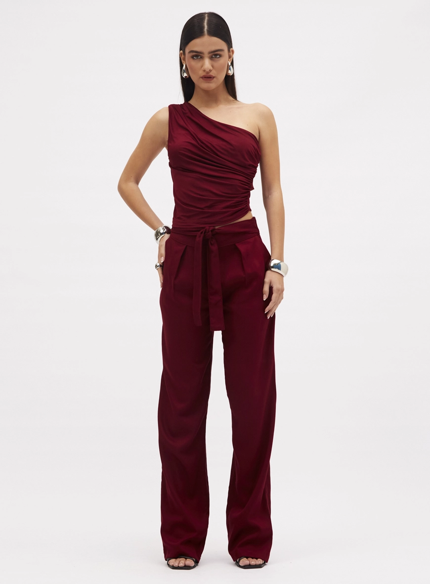 Blusa Franzida Ombro Unico Bordô Bloodstone 1