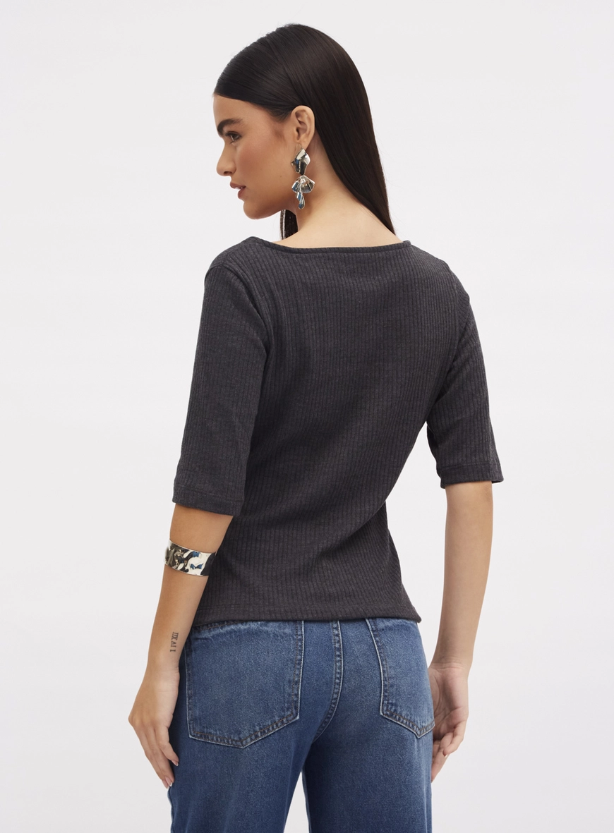 Blusa Acinturada Em Malha Canelada Com Decote V Chumbo 3