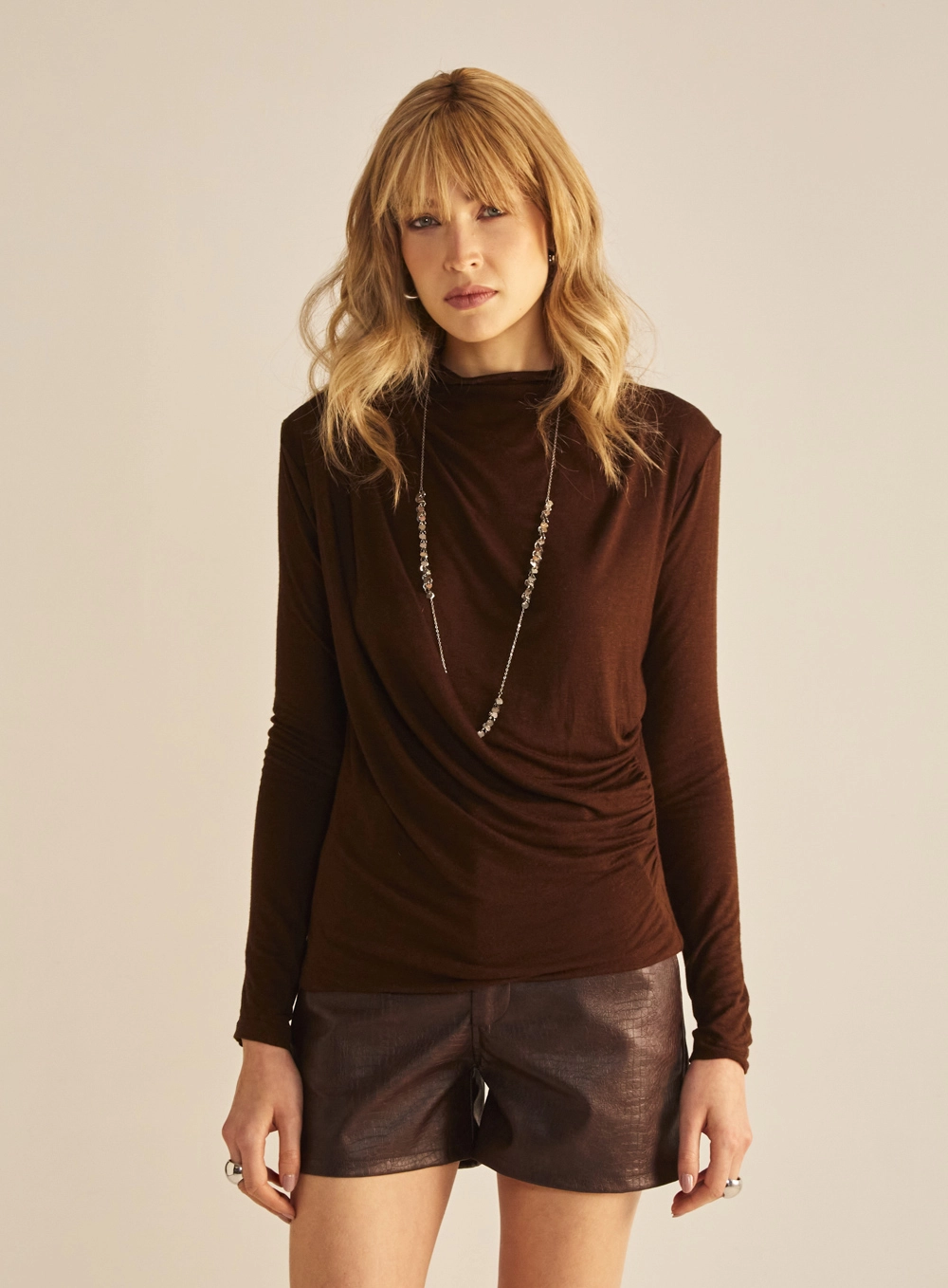 Blusa Feminina Linho Franzido Lateral Marrom 1