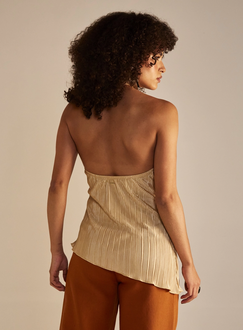 Blusa Feminina Plissada Assimétrica Bege 3